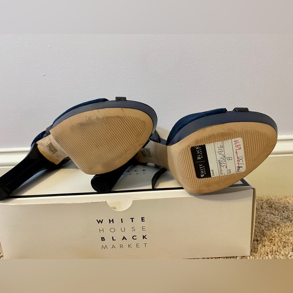 White House Black Market Cullen Navy Heels 8M - Picture 4 of 6